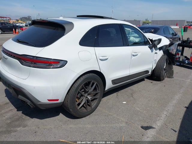 2023 PORSCHE MACAN WP1AA2A59PLB16411 Photo 3