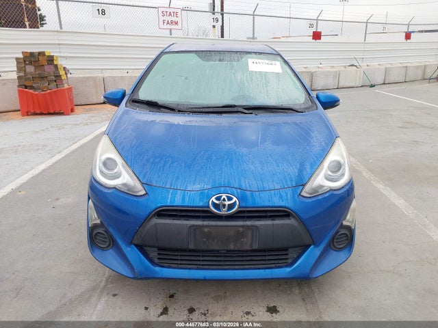 Toyota Prius C One 2015 JTDKDTB36F1582386 Image 13