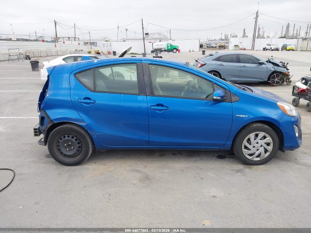 Toyota Prius C One 2015 JTDKDTB36F1582386 Image 14