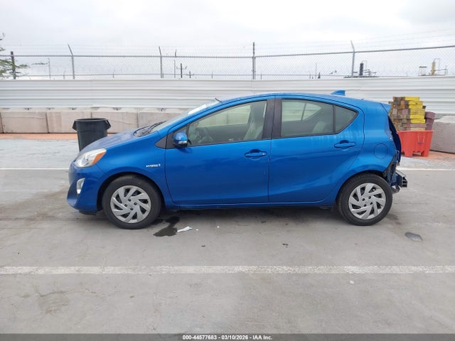 Toyota Prius C One 2015 JTDKDTB36F1582386 Image 15