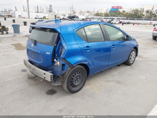 Toyota Prius C One 2015 JTDKDTB36F1582386 Image 4