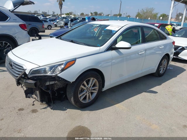 Hyundai SONATA SE 2015 5NPE24AF3FH013752 Image 2