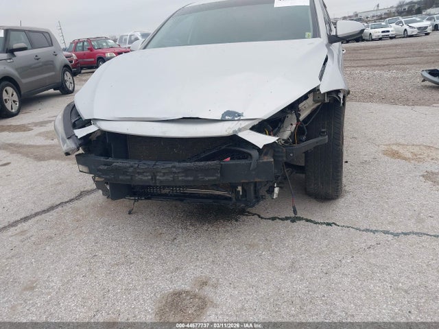 5NPD84LF6JH387370 Hyundai ELANTRA SEL