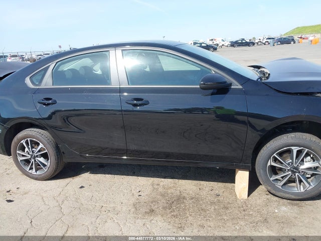 3KPF24AD1RE807581 KIA Forte Lxs