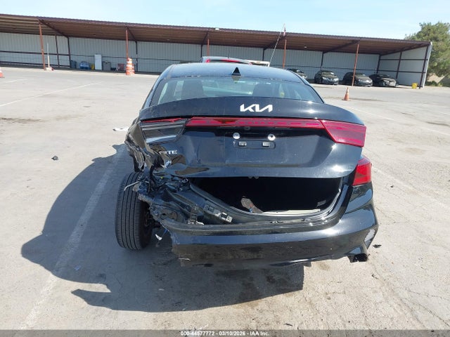 3KPF24AD1RE807581 KIA Forte Lxs