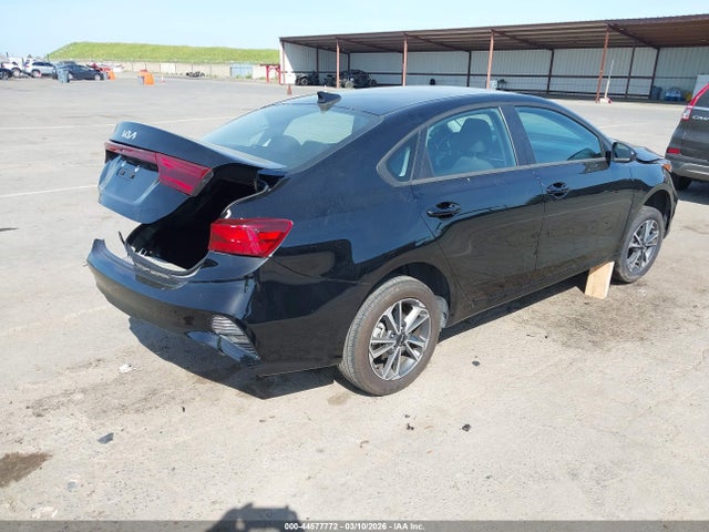 3KPF24AD1RE807581 KIA Forte Lxs