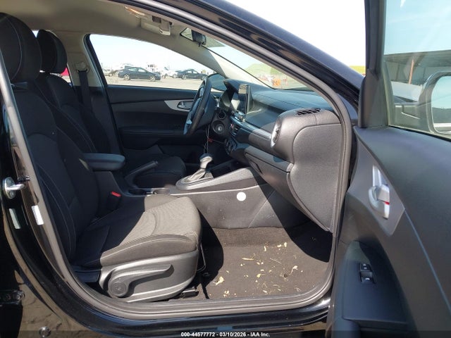 3KPF24AD1RE807581 KIA Forte Lxs