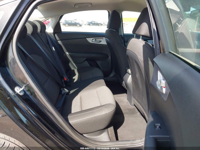 3KPF24AD1RE807581 KIA Forte Lxs