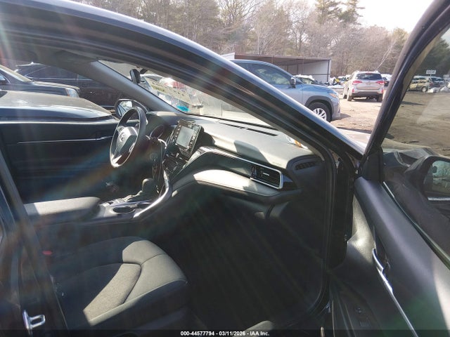 2022 Toyota Camry Le Awd მანქანა იყიდება აუქციონზე, vin: 4T1C11BKXNU056165, აუქციონის ნომერი: 44577794