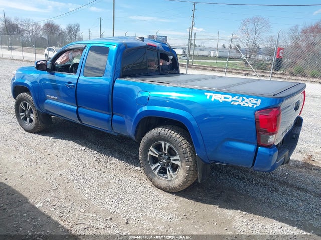 44577831 :رقم المزاد ، 5TFSZ5AN4JX158954 vin ، 2018 Toyota Tacoma Trd Sport مزاد بيع