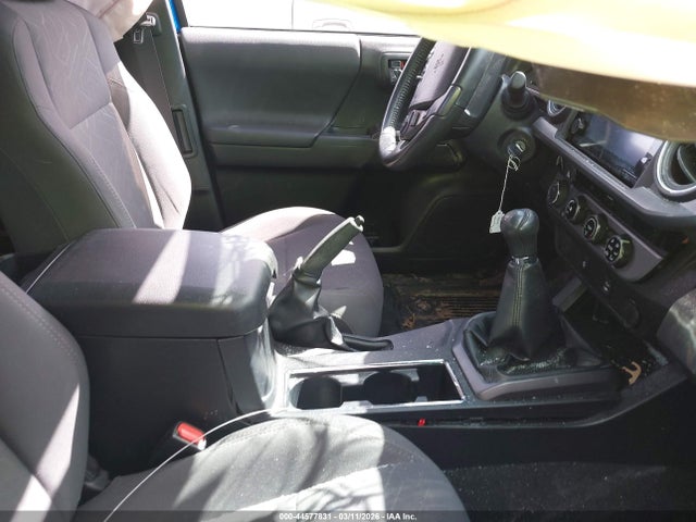 44577831 :رقم المزاد ، 5TFSZ5AN4JX158954 vin ، 2018 Toyota Tacoma Trd Sport مزاد بيع