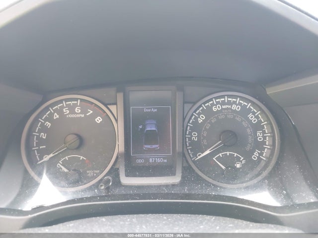 44577831 :رقم المزاد ، 5TFSZ5AN4JX158954 vin ، 2018 Toyota Tacoma Trd Sport مزاد بيع