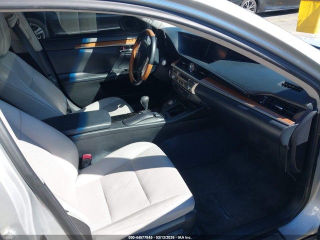 44577845 :رقم المزاد ، JTHBW1GG9E2054147 vin ، 2014 Lexus Es 300h مزاد بيع