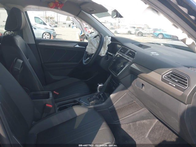 3VV3B7AX8RM059806 Volkswagen Tiguan 2.0t Se/2.0t Wolfsburg Edition