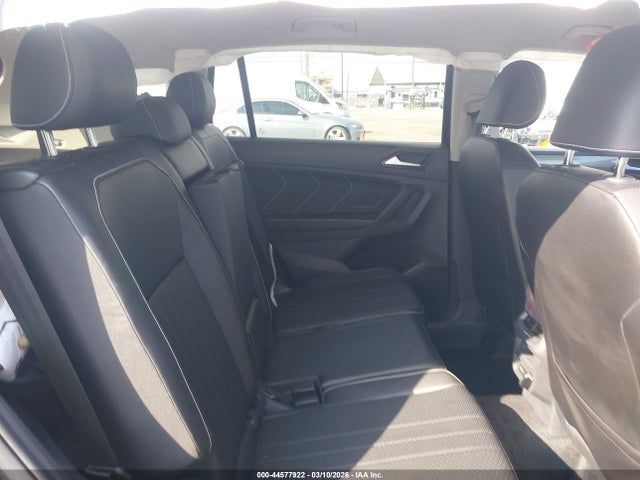 3VV3B7AX8RM059806 Volkswagen Tiguan 2.0t Se/2.0t Wolfsburg Edition
