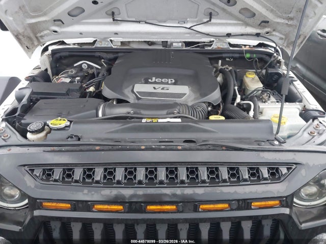 1C4BJWDG4FL742330 Jeep Wrangler Unlimited Sport