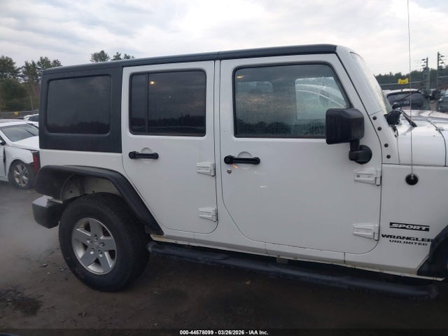 1C4BJWDG4FL742330 Jeep Wrangler Unlimited Sport