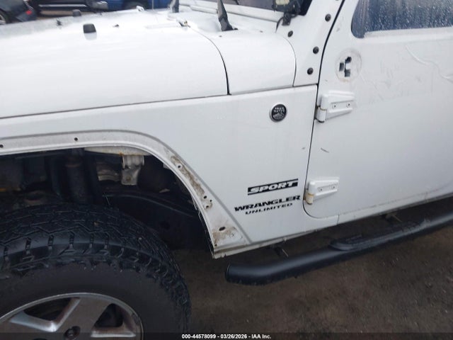 1C4BJWDG4FL742330 Jeep Wrangler Unlimited Sport