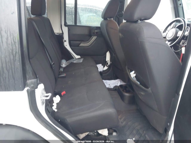 1C4BJWDG4FL742330 Jeep Wrangler Unlimited Sport