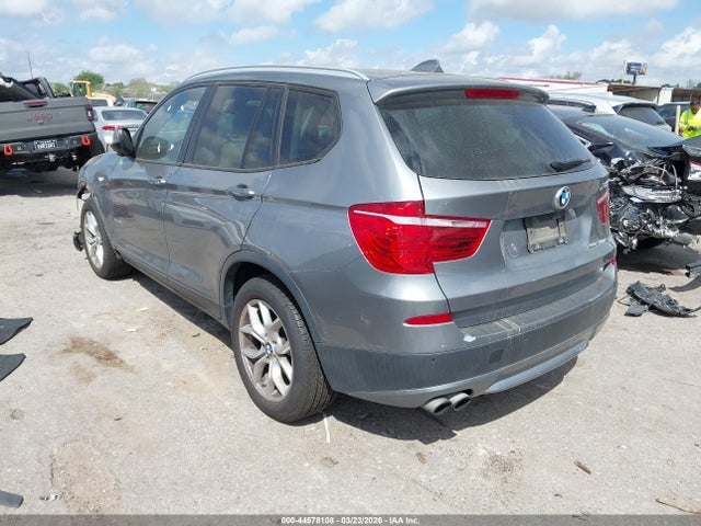 2013 BMW X3 5UXWX9C51D0A32402 Photo 2