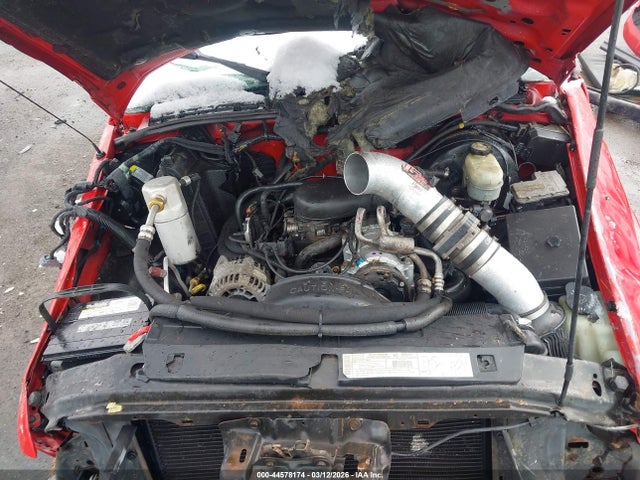 44578174 :رقم المزاد ، 1GTCS19W1Y8205764 vin ، 2000 Gmc Sonoma Sls مزاد بيع