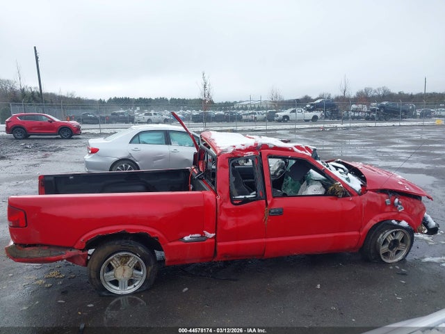 44578174 :رقم المزاد ، 1GTCS19W1Y8205764 vin ، 2000 Gmc Sonoma Sls مزاد بيع