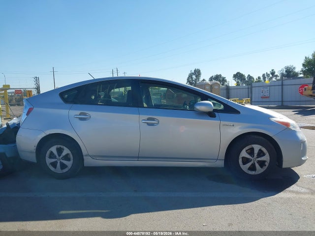 Toyota Prius Three 2014 JTDKN3DU4E0358203 Image 13