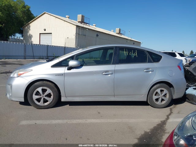 Toyota Prius Three 2014 JTDKN3DU4E0358203 Image 14