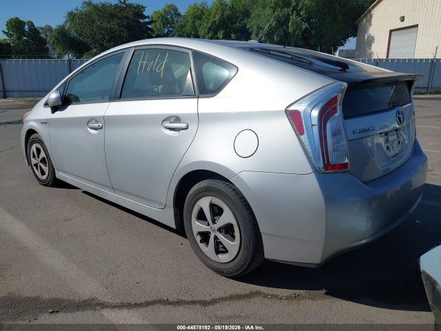 Toyota Prius Three 2014 JTDKN3DU4E0358203 Image 3