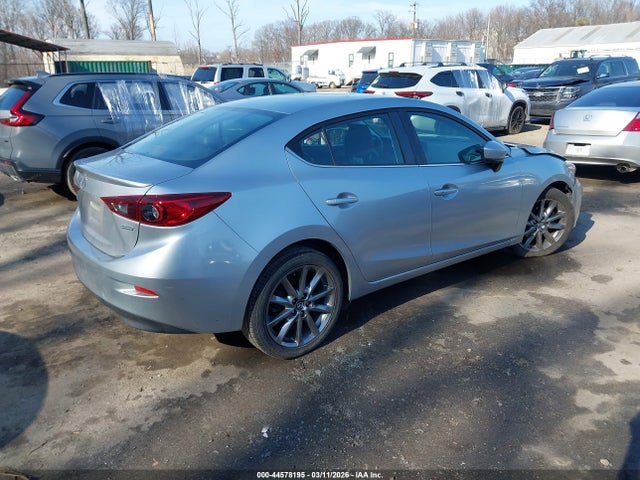 2018 MAZDA MAZDA3 3MZBN1V32JM187661 Photo 3