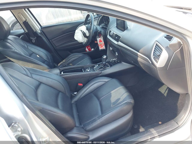 2018 MAZDA MAZDA3 3MZBN1V32JM187661 Photo 4