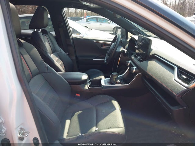 2023 TOYOTA RAV4 PRIME JTMFB3FV2PD146346 Photo 4