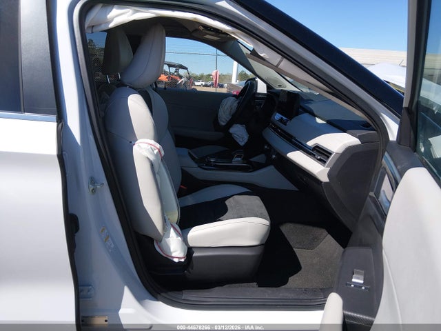 2025 MITSUBISHI OUTLANDER JA4J3VA86SZ018475 Photo 4