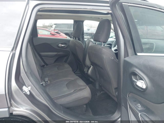 2015 Jeep Cherokee Latitude მანქანა იყიდება აუქციონზე, vin: 1C4PJLCB0FW781246, აუქციონის ნომერი: 44578316