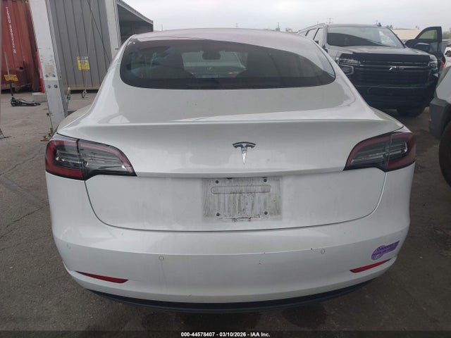 Продажа на аукционе авто 2018 Tesla Model 3, vin: 5YJ3E1EA1JF164818, номер лота: 44578407