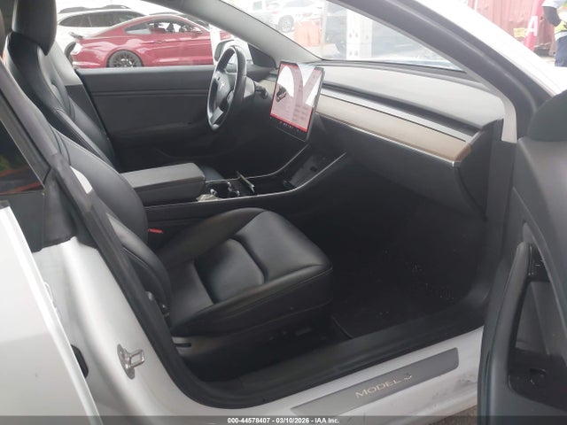 2018 TESLA MODEL 3 5YJ3E1EA1JF164818 Photo 4