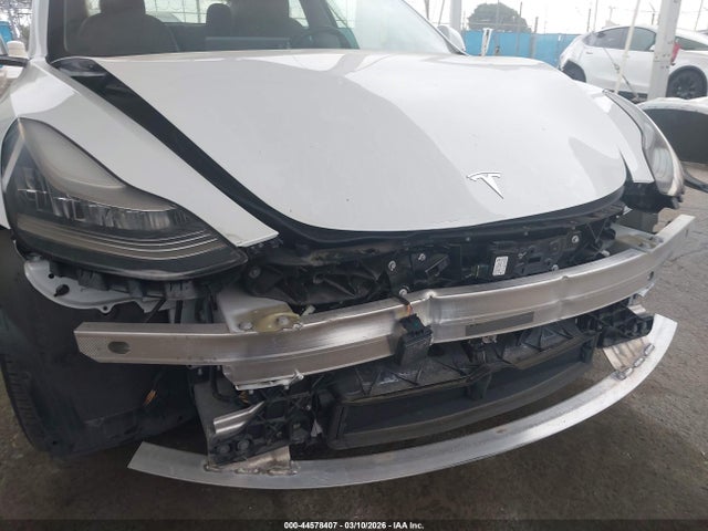 2018 TESLA MODEL 3 5YJ3E1EA1JF164818 Photo 5