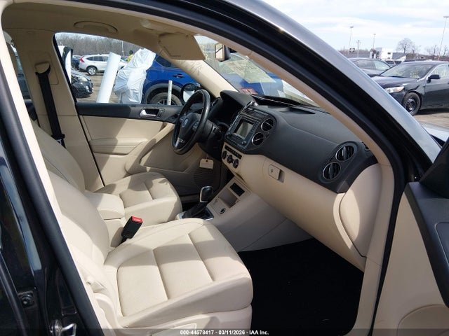 2016 VOLKSWAGEN TIGUAN WVGAV7AX0GW602717 Photo 4