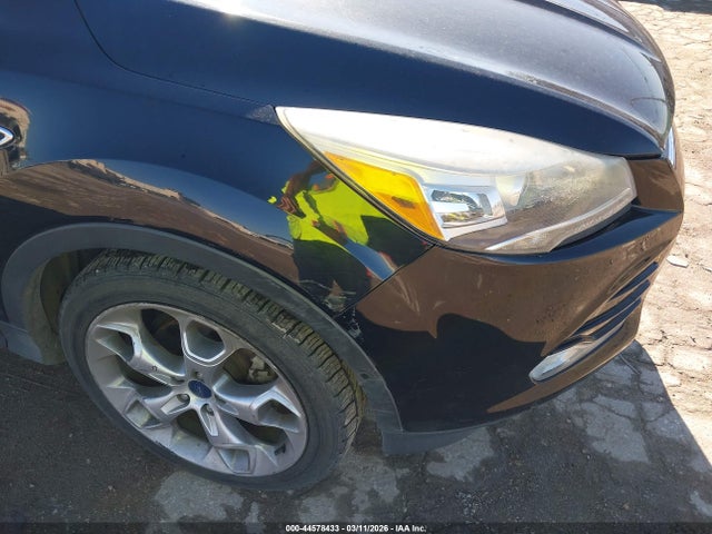 1FMCU0JX0EUA13209 Ford Escape Titanium