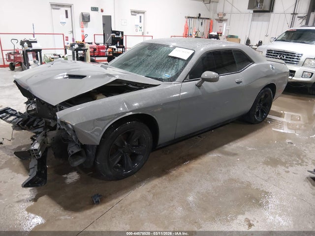 Dodge Challenger Sxt 2018 2C3CDZAG3JH294609 Image 2