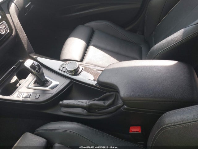 44578552 :رقم المزاد ، WBA8B9G58HNU50669 vin ، 2017 Bmw 330i مزاد بيع
