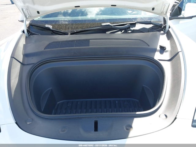 2020 TESLA MODEL Y 5YJYGDEE2LF043030 Photo 9