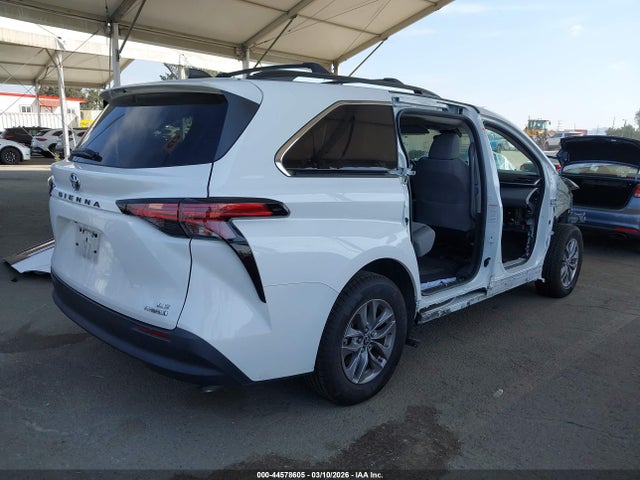 44578605 :رقم المزاد ، 5TDBRKEC1NS081057 vin ، 2022 Toyota Sienna Le مزاد بيع