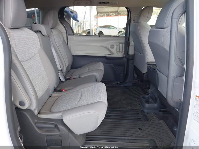 44578605 :رقم المزاد ، 5TDBRKEC1NS081057 vin ، 2022 Toyota Sienna Le مزاد بيع