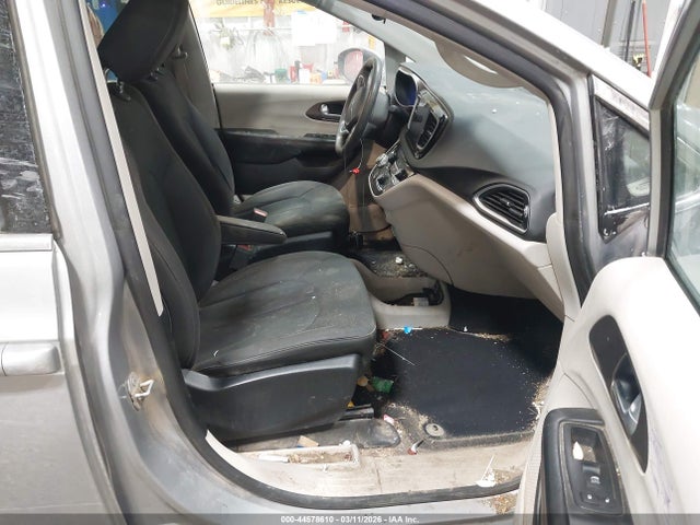 2017 CHRYSLER PACIFICA 2C4RC1DG1HR610616 Photo 4