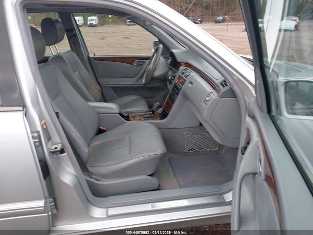 Продажа на аукционе авто 2002 Mercedes-benz E 320 Special Edition, vin: WDBJF65J62B409522, номер лота: 44578652