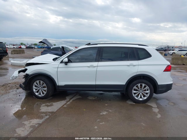 2018 Volkswagen Tiguan 2.0t S მანქანა იყიდება აუქციონზე, vin: 3VV1B7AX6JM074493, აუქციონის ნომერი: 44578706