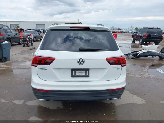 2018 Volkswagen Tiguan 2.0t S მანქანა იყიდება აუქციონზე, vin: 3VV1B7AX6JM074493, აუქციონის ნომერი: 44578706