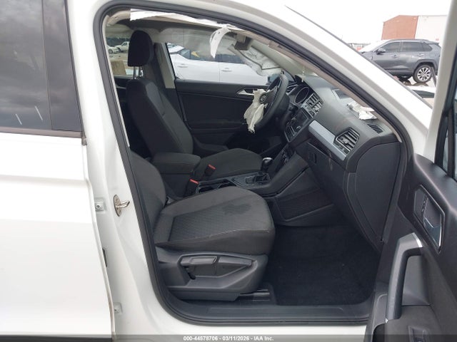 2018 Volkswagen Tiguan 2.0t S მანქანა იყიდება აუქციონზე, vin: 3VV1B7AX6JM074493, აუქციონის ნომერი: 44578706