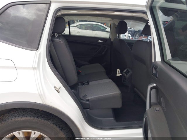 2018 Volkswagen Tiguan 2.0t S მანქანა იყიდება აუქციონზე, vin: 3VV1B7AX6JM074493, აუქციონის ნომერი: 44578706